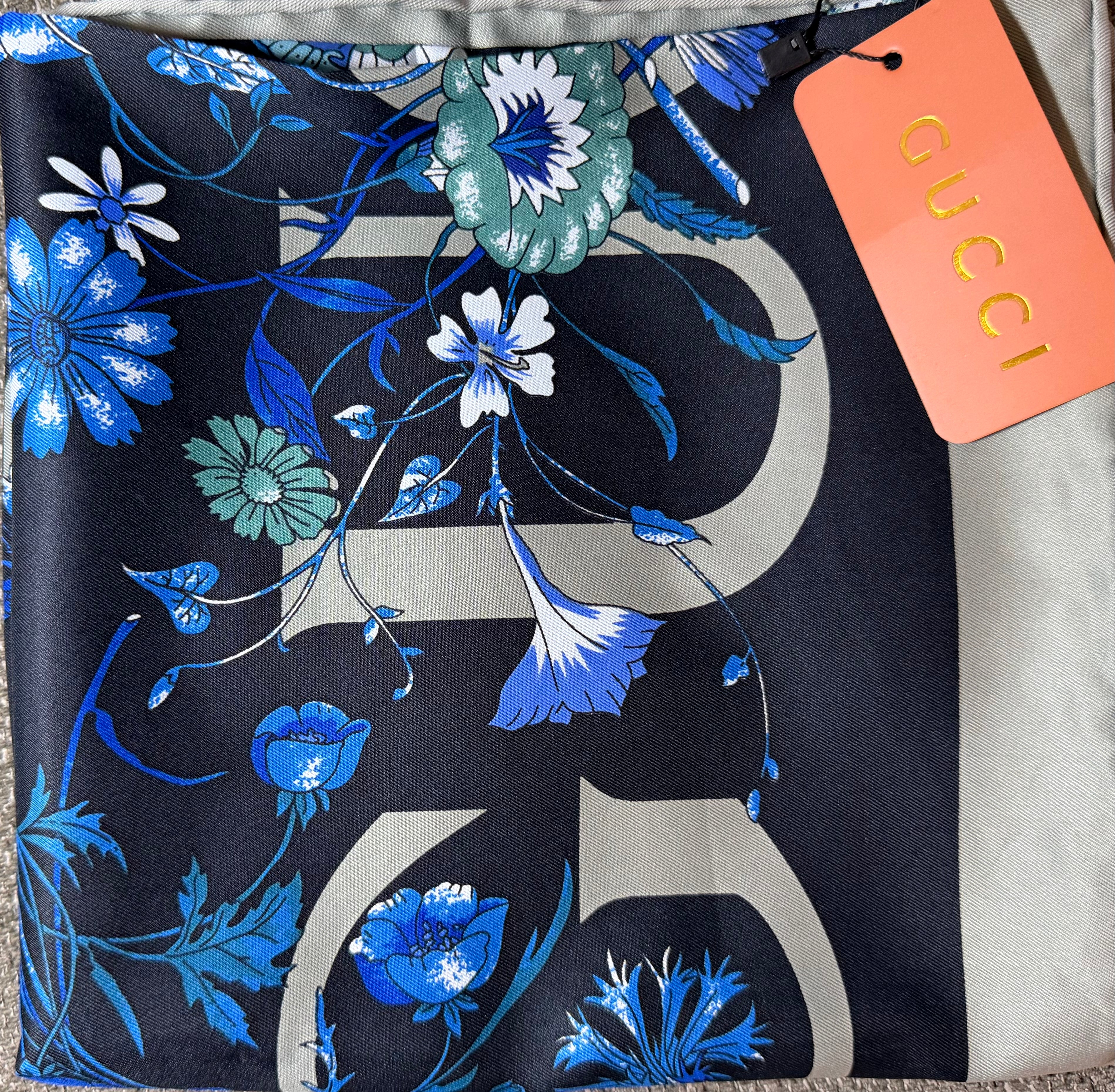 GUC. replica satin floral square (blue)